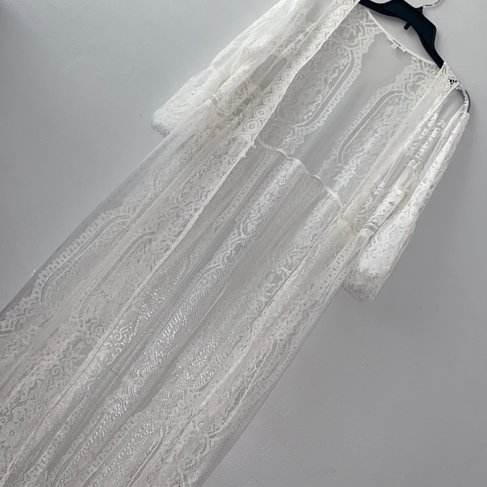 Maurice XL lace overlay